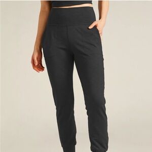 Beyond Yoga Heather Rib Midi Jogger black xs